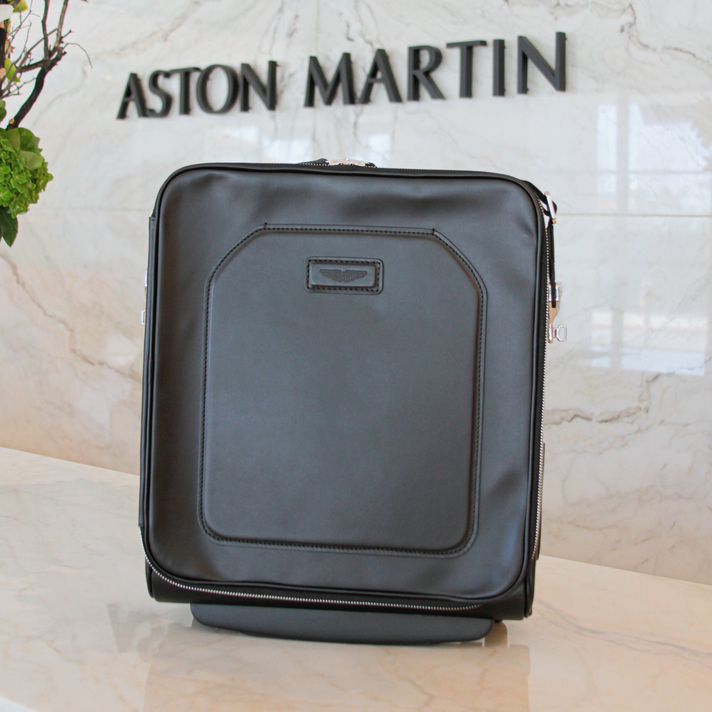 709003 Aston Martin DBX SUV Luggage Black Leather 6pcs Set Trolley Trolleys Duffle Bags Carry on Travel Car Vehicle Accessory Accessories Essential Essentials Storage
