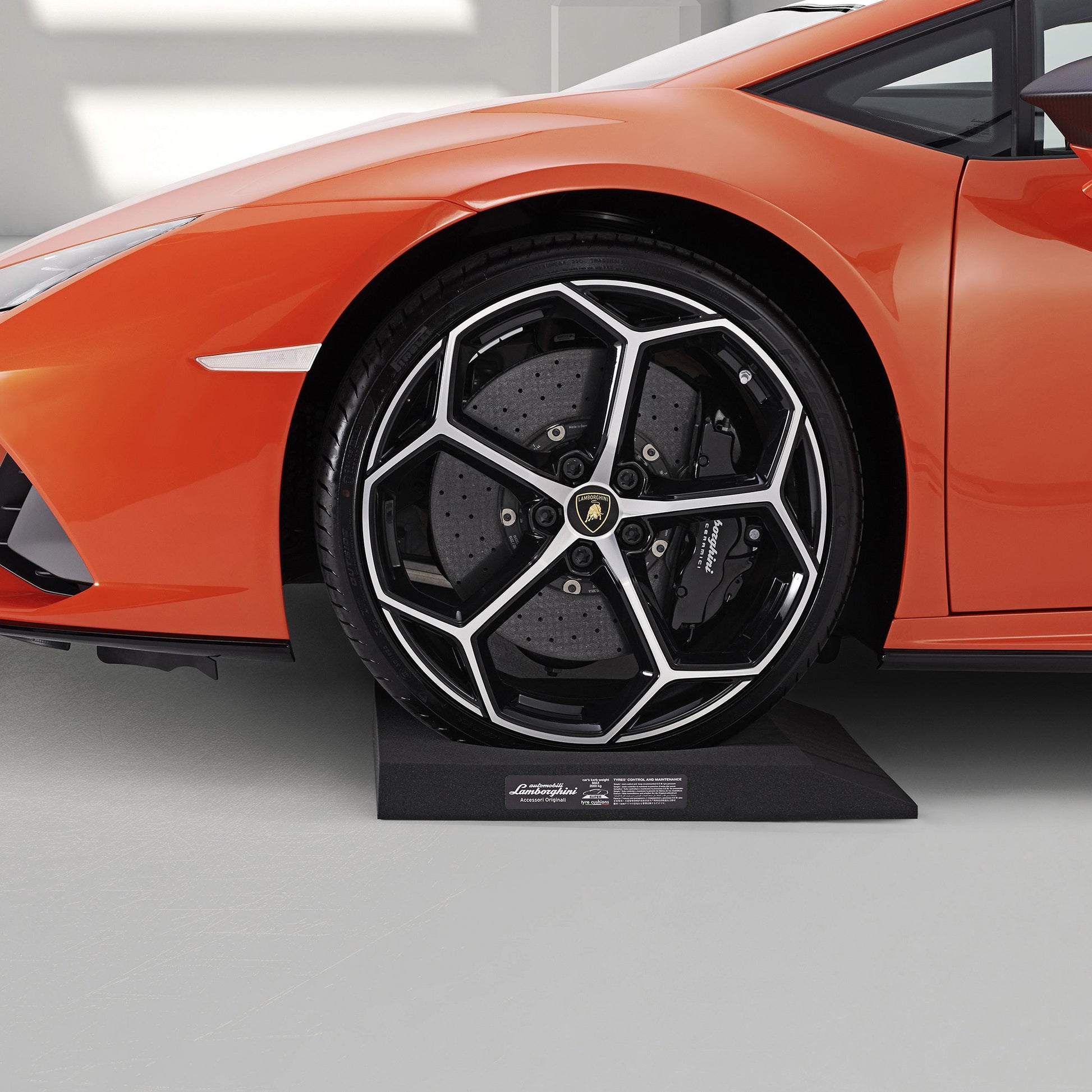 400091365 Lamborghini Parking Tire Cushions Cradles Tires Cushion Parking Storage OE OEM Genuine Vehicle Car Accessories Accessory Maintenance Huracan Aventador Revuelto Temerario