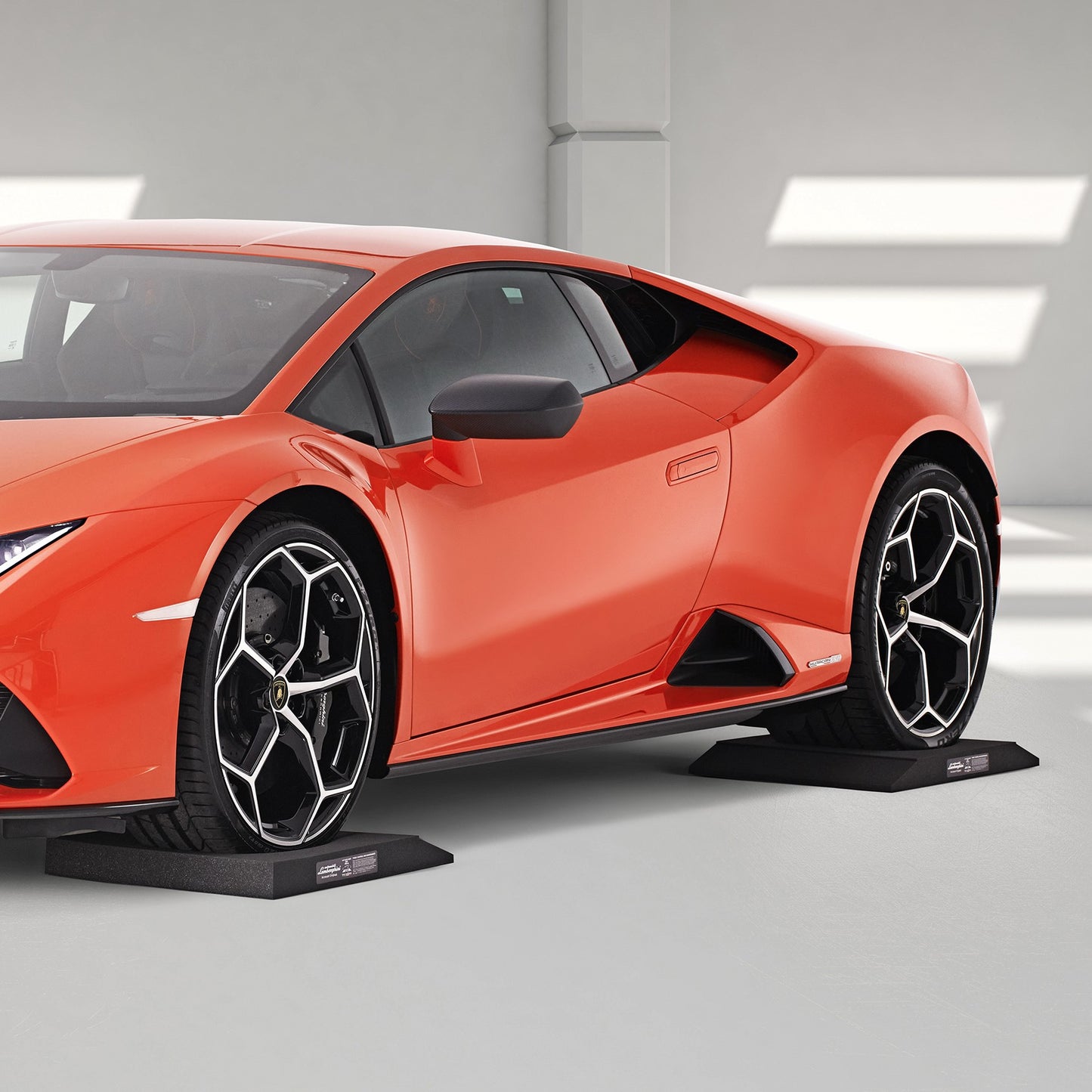 400091365 Lamborghini Parking Tire Cushions Cradles Tires Cushion Parking Storage OE OEM Genuine Vehicle Car Accessories Accessory Maintenance Huracan Aventador Revuelto Temerario