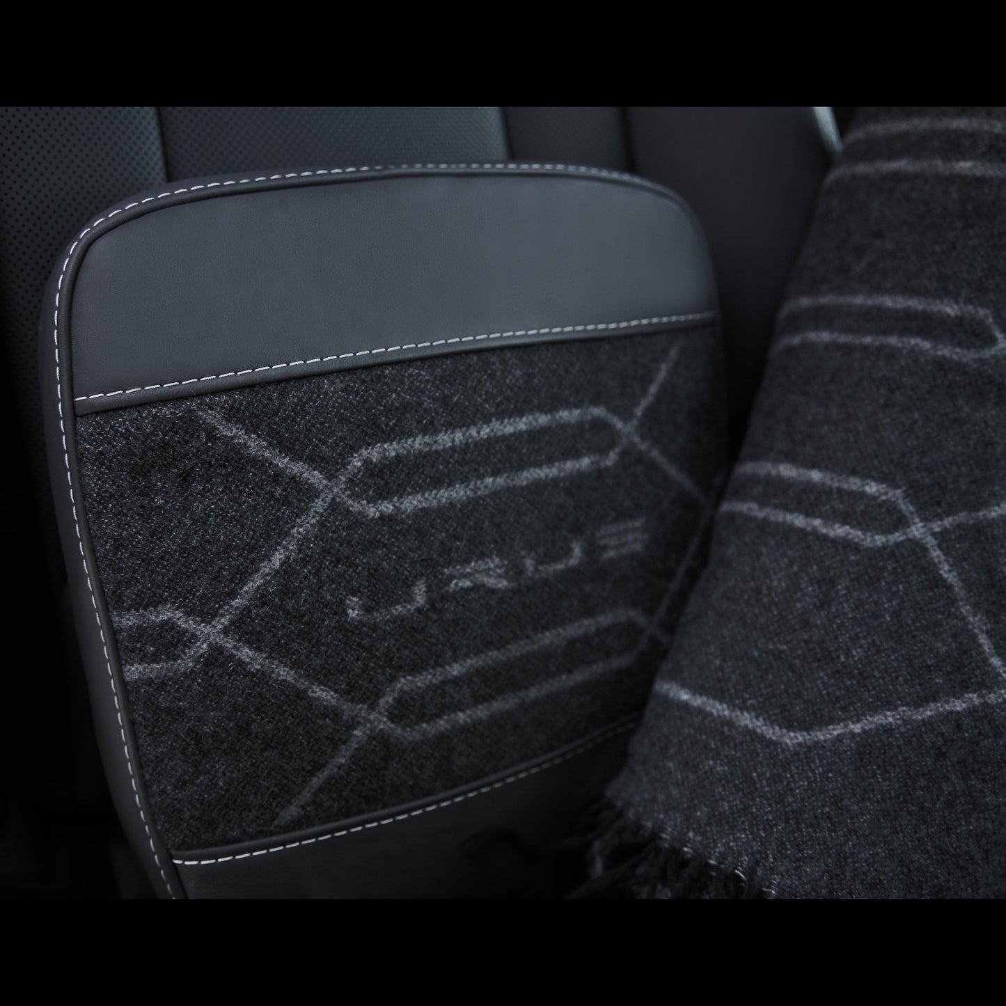 4ML061101 Lamborghini Urus Comfort Pack Travel Outdoors Vacation