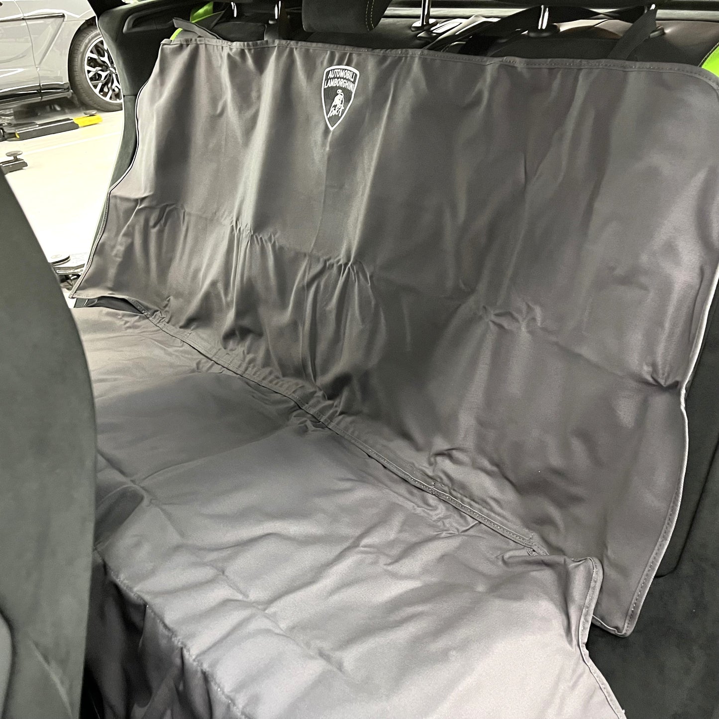 4ML061680 Lamborghini Urus Rear Seat Pet Protective Cover Animals Vehicle Protection Seat Covers