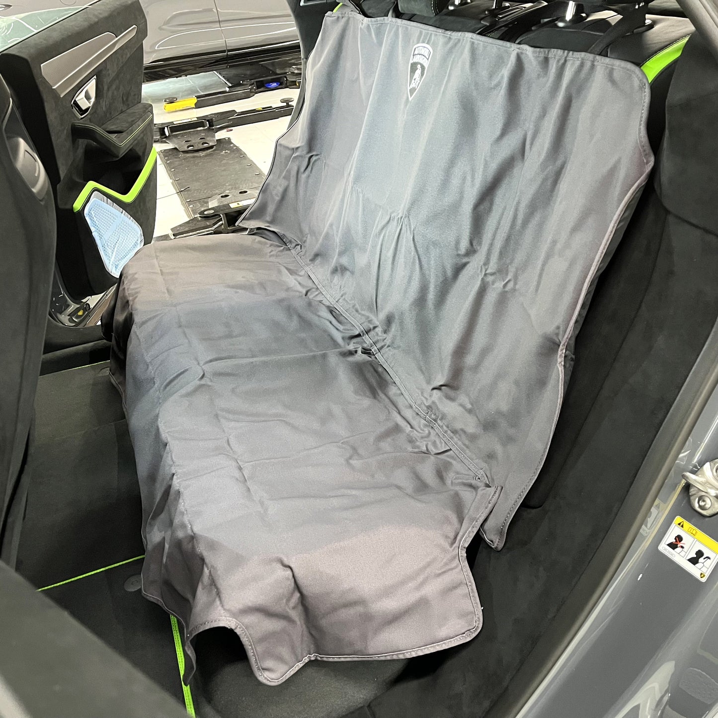 4ML061680 Lamborghini Urus Rear Seat Pet Protective Cover Animals Vehicle Protection Seat Covers