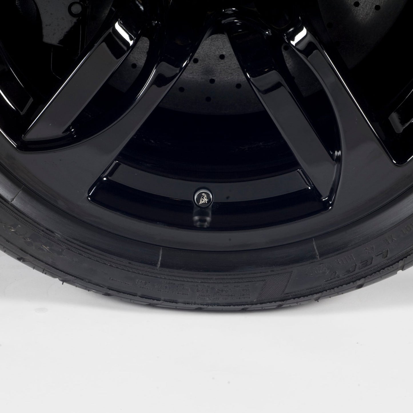 0R1400216 Automobili Lamborghini Valve Stem Caps with Logo OEM Genuine Accessories Accessory Vehicle Supercars Sportscar Car Care Essential Essentials