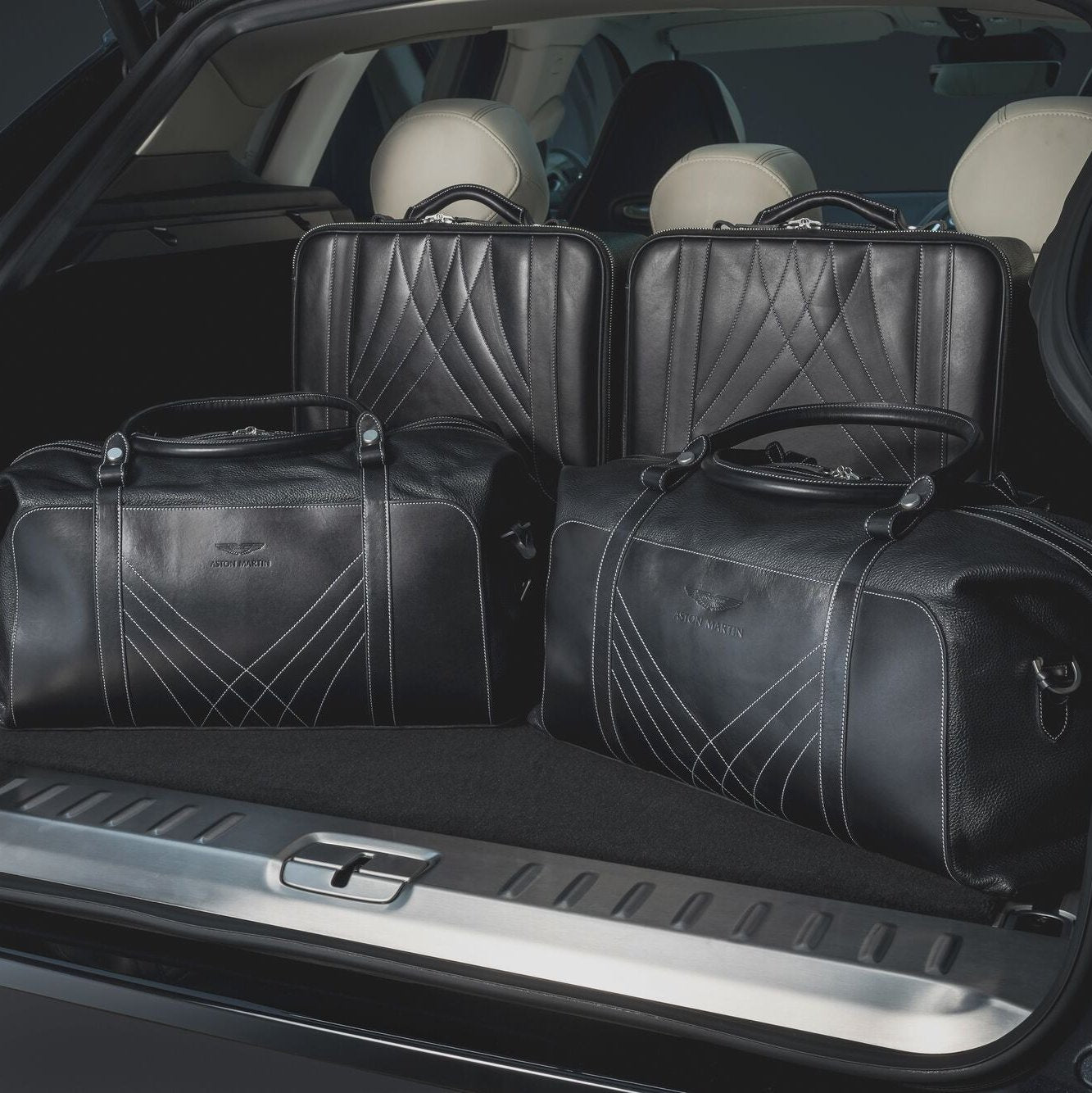 Aston Martin DBX 6 Pieces Luggage Set