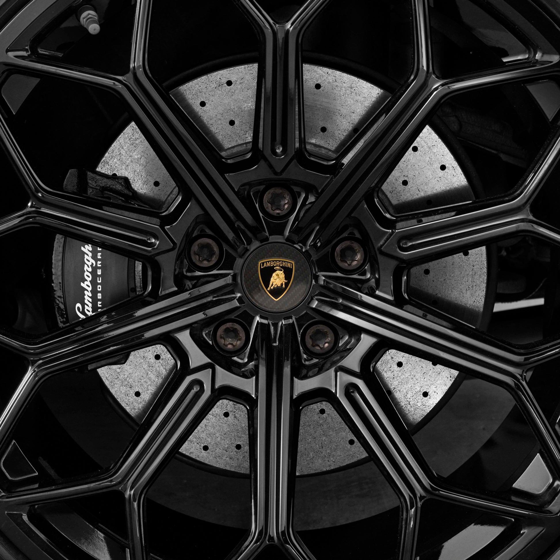 470698165A Lamborghini Carbon Fiber Center Caps Kit