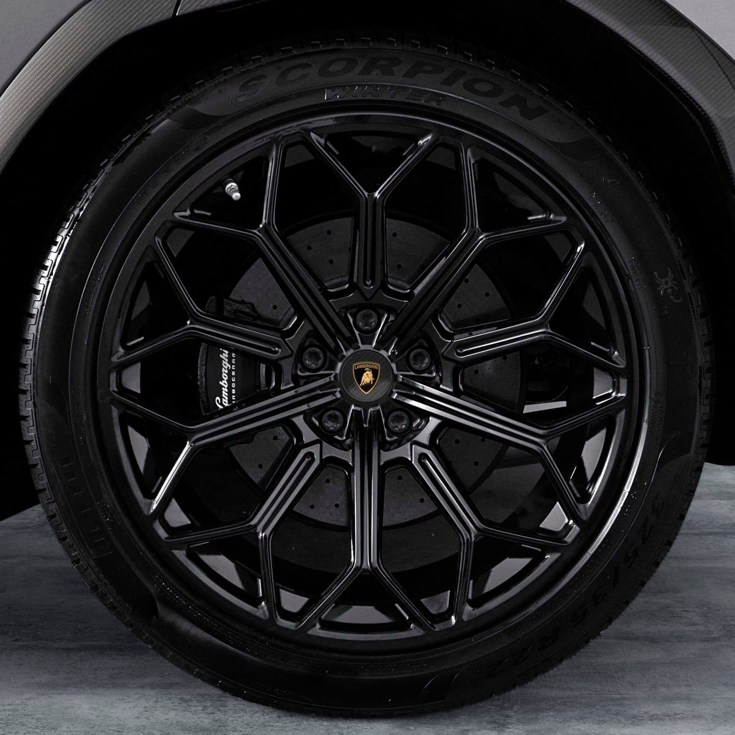 470698165A Lamborghini Carbon Fiber Center Caps Kit
