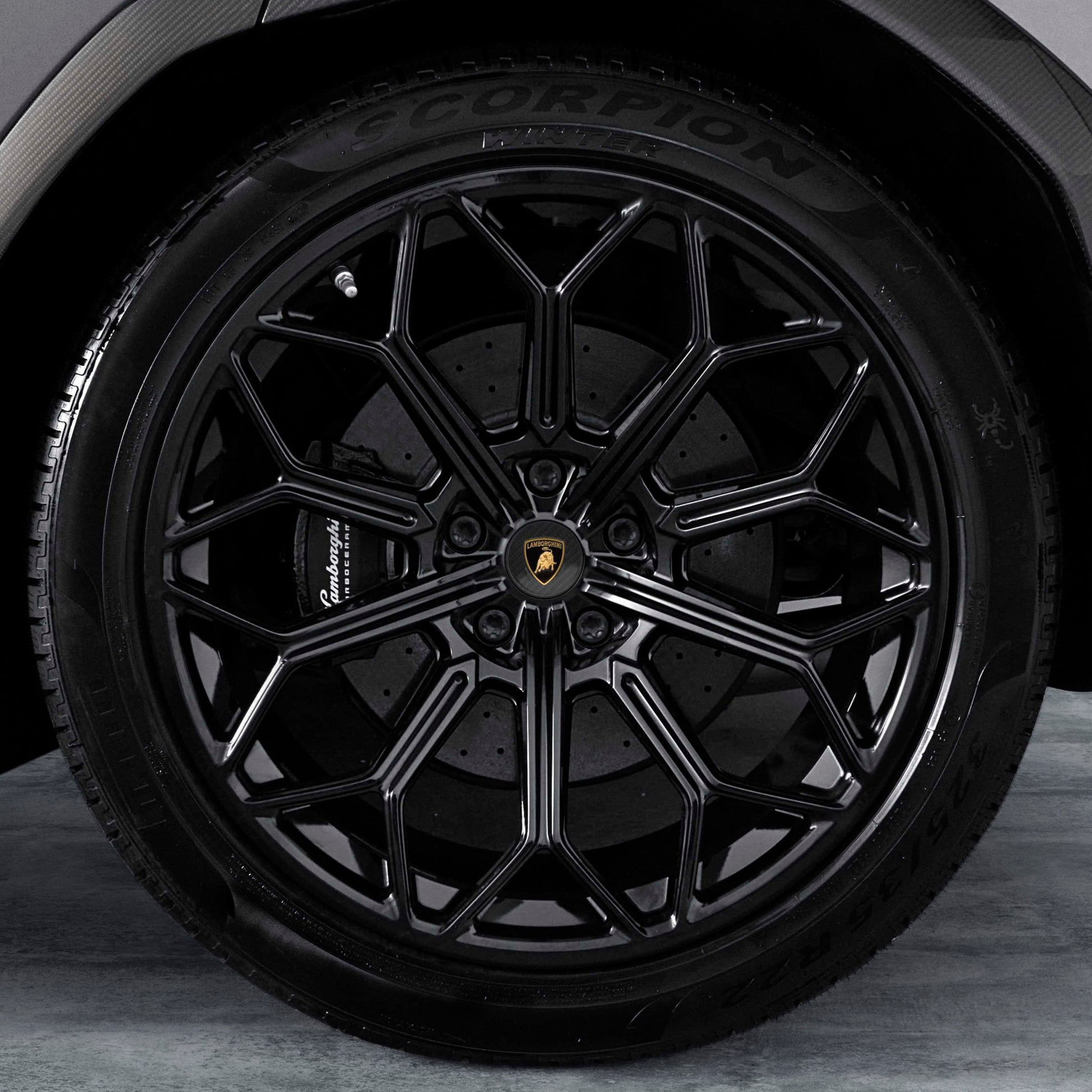 470698165A Lamborghini Carbon Fiber Center Caps Kit