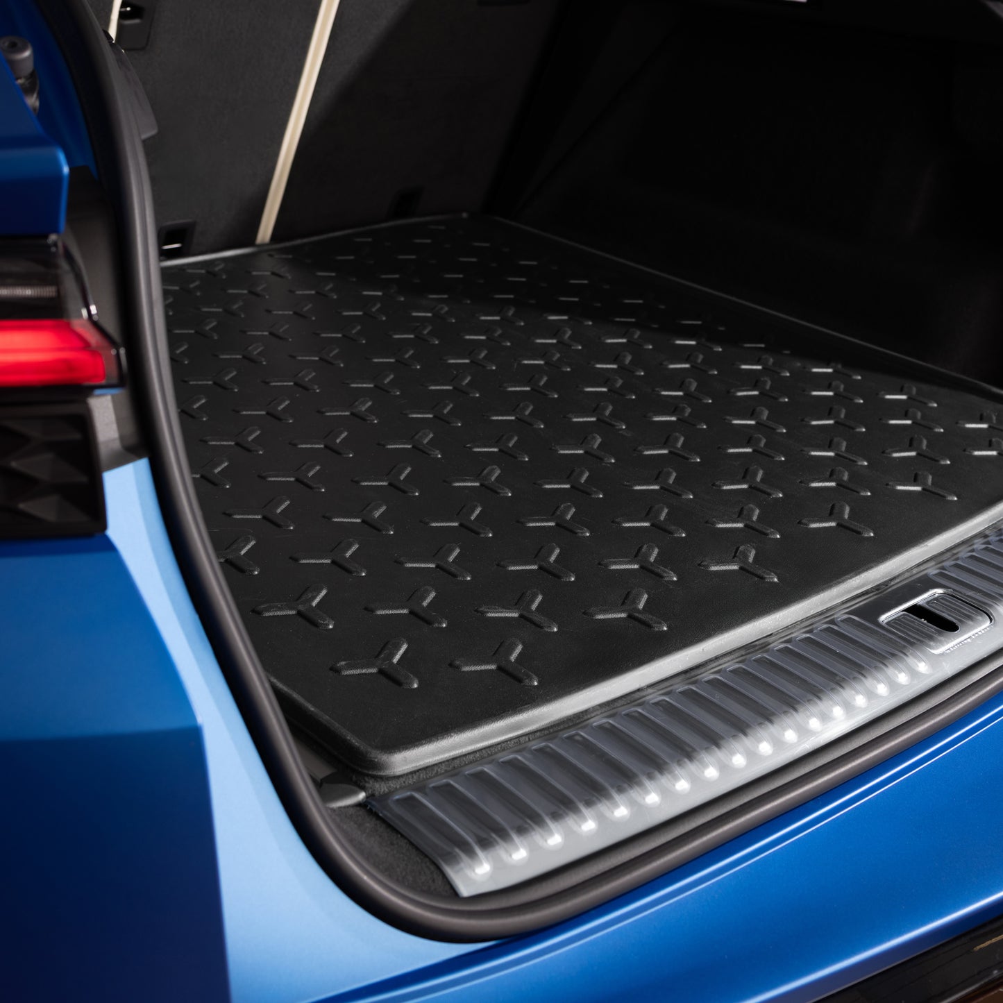 Lamborghini Urus SE Cargo Liner