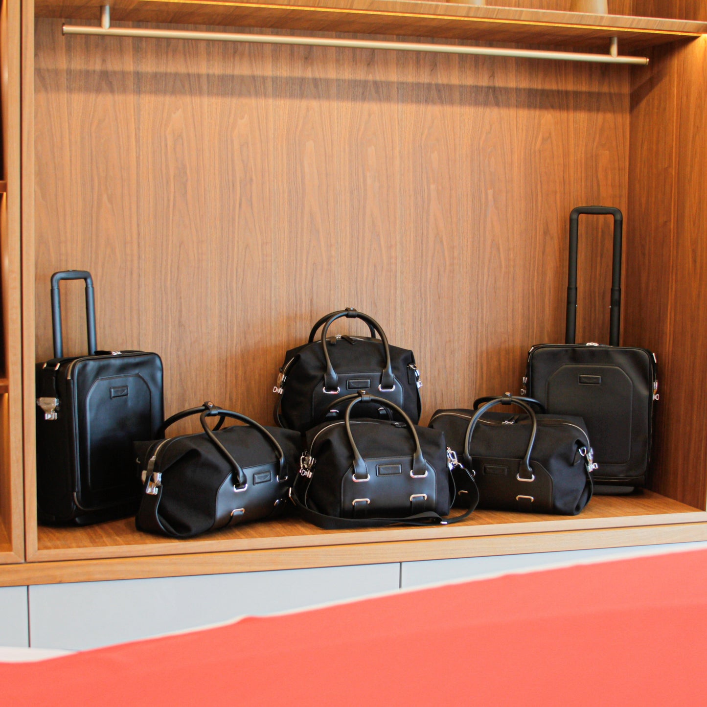 Aston Martin 6 Pieces Luggage Set
