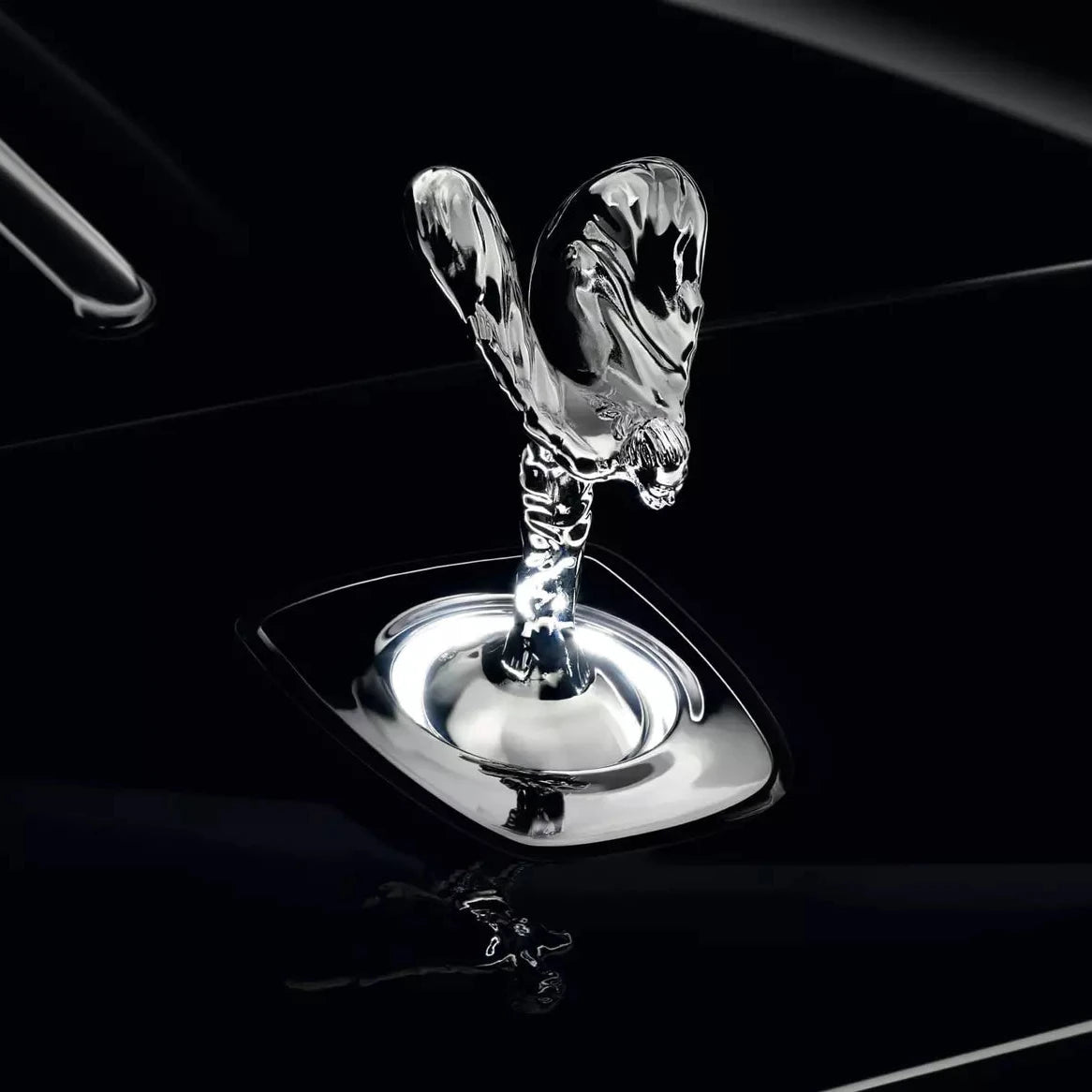 Rolls-Royce Spirit of Ecstasy - Uplit