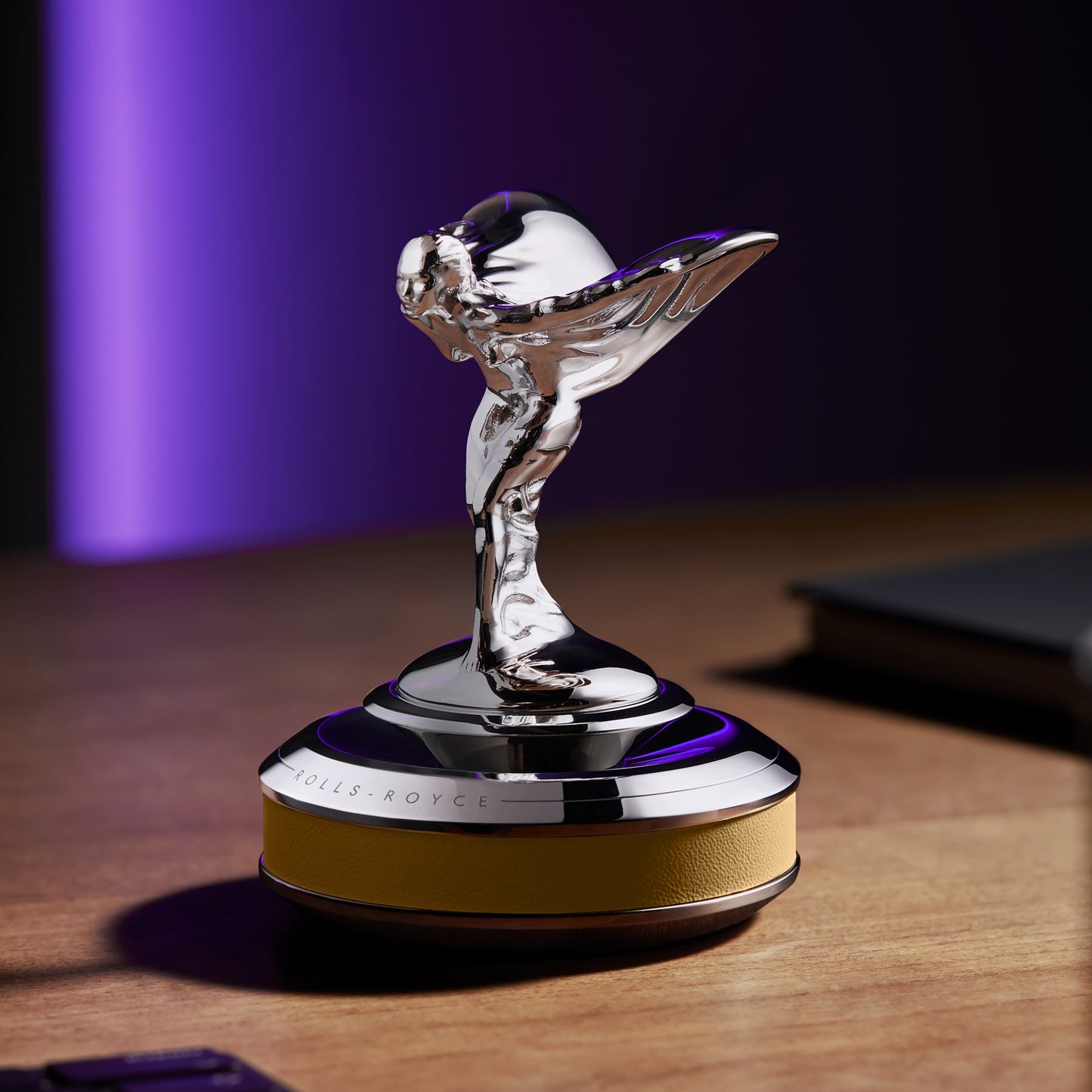 Rolls-Royce Spectre Spirit of Ecstasy Plinth